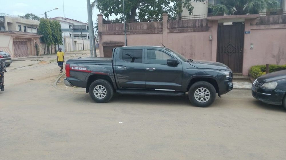 Mitsubishi L200 en location à Abidjan